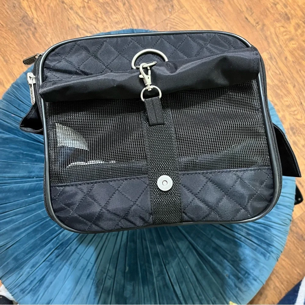 Sherpa’s Soft Side cat Carrier Duffle Bag W/wheels Privacy Curtains, bed,top zip